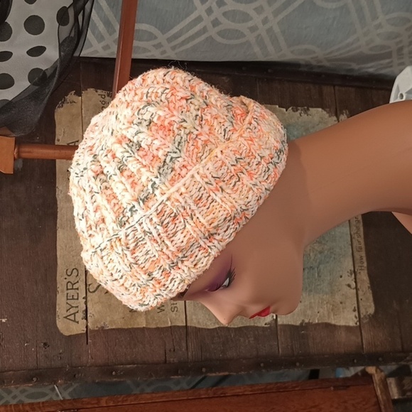 M13 5/$25 homemade crochet beanie - Picture 1 of 5